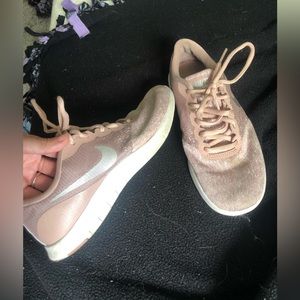 Pink Nike tennis shoes size 6!